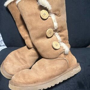 3 Button Ugg Tall